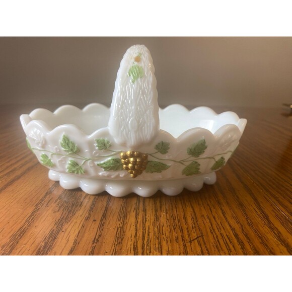 Hand Painted Westmoreland Milk Glass Grapes leaves Basket - Picture 1 of 7